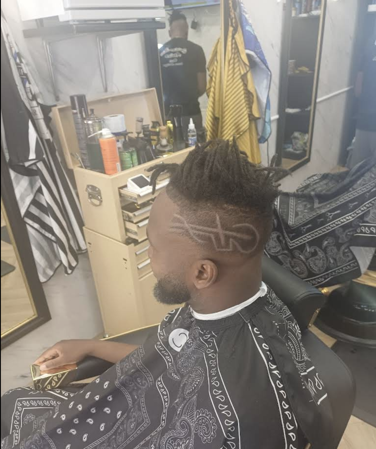 Artistic line design